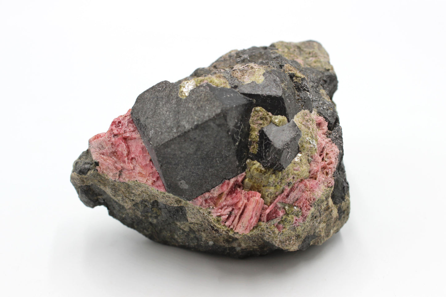 Magnitite with Rhodonite